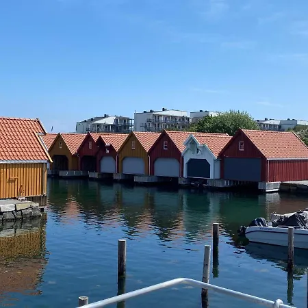 Apartment With Boat Spangereid Exterior photo